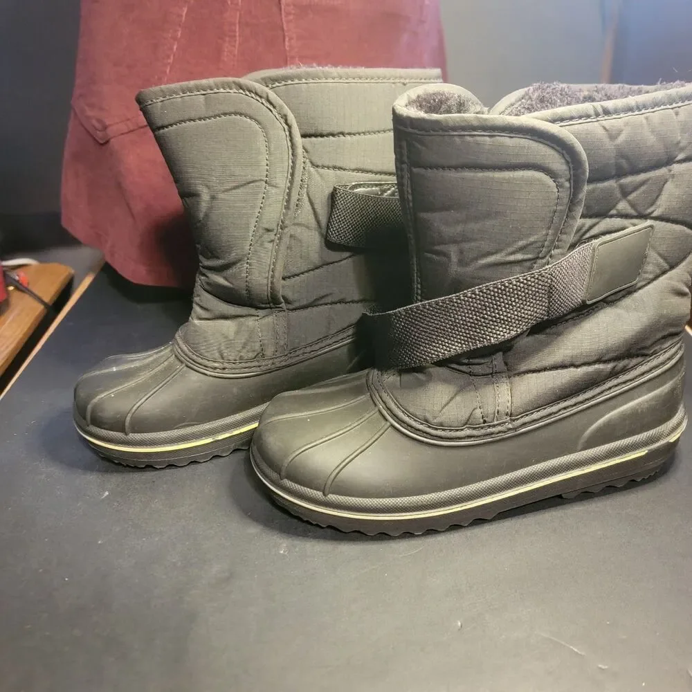 Childrens Place Kids Snowboots Sz 3 Black